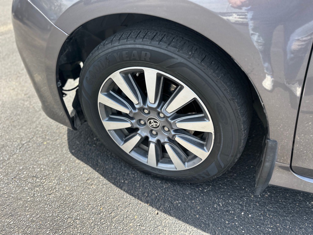 2020 Toyota Sienna Image 13