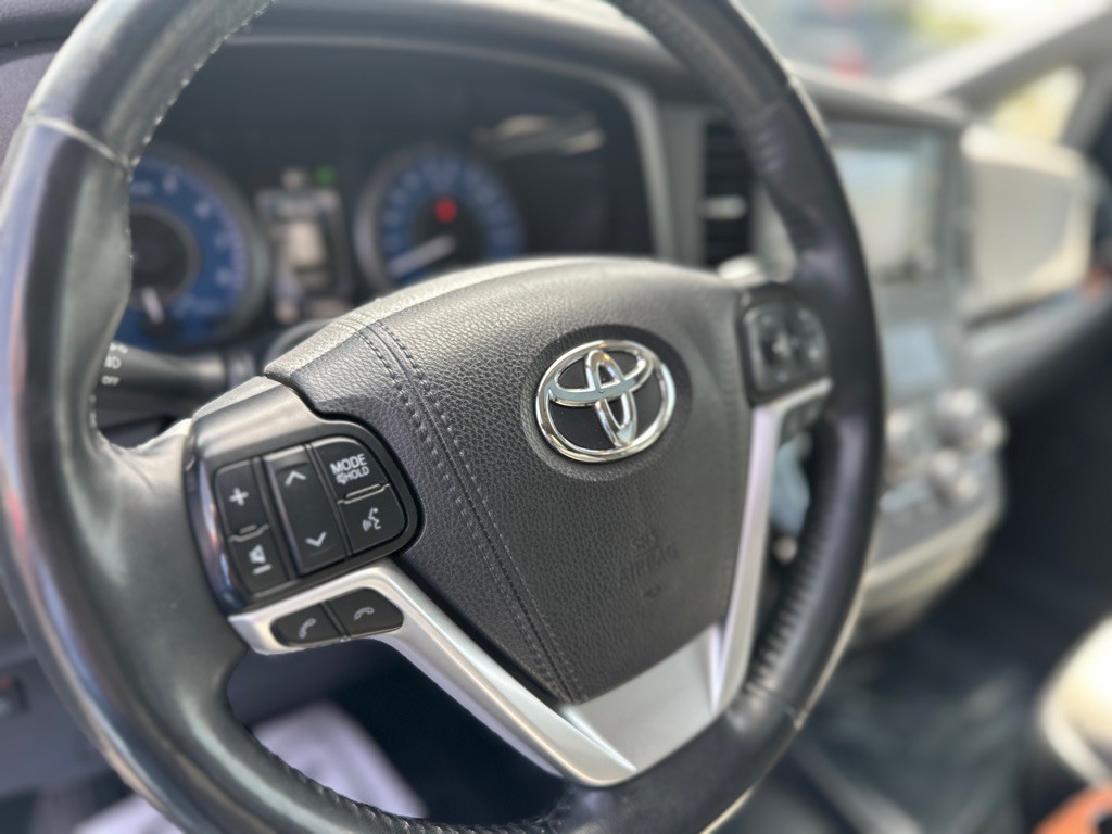 2020 Toyota Sienna Image 17