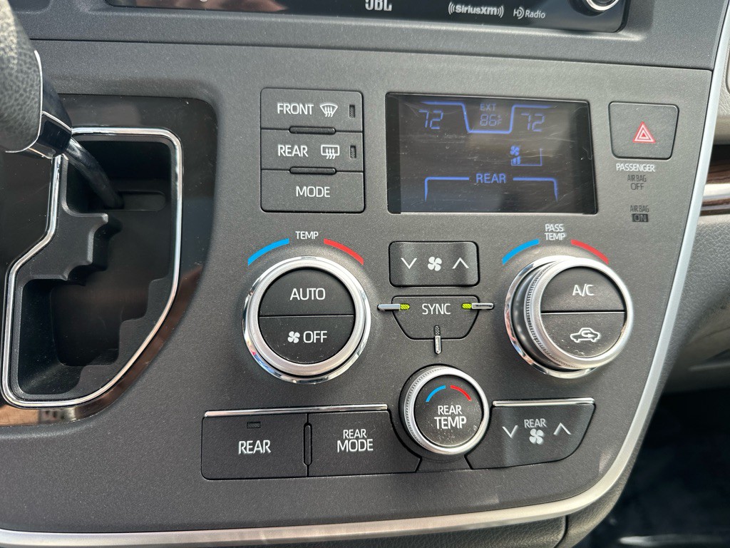 2020 Toyota Sienna Image 22