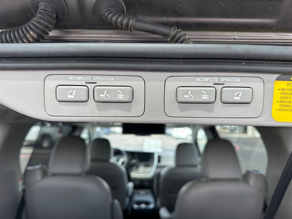 2020 Toyota Sienna Image 33