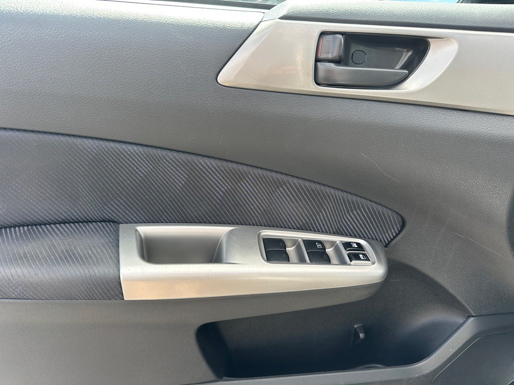 2010 Subaru Forester Image 14