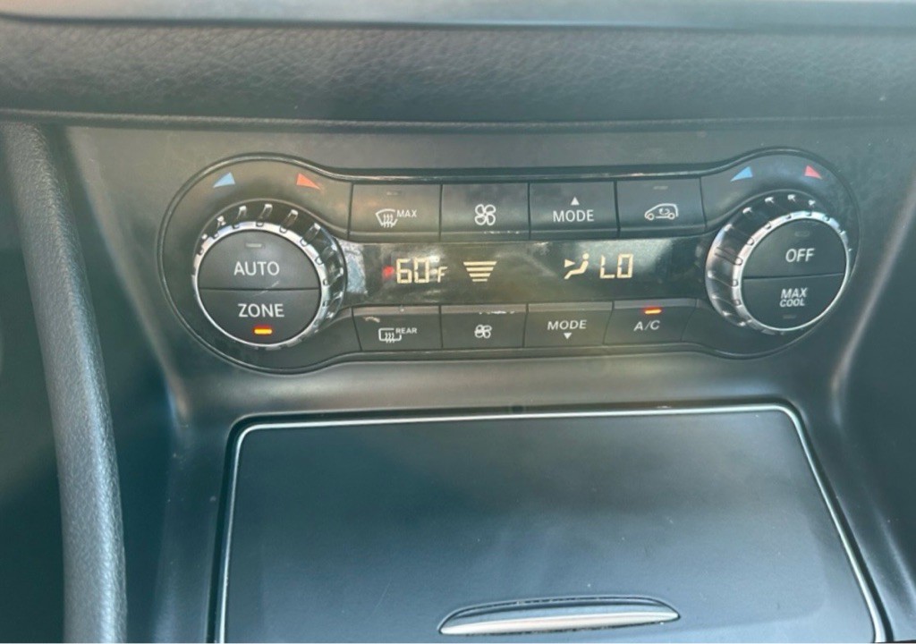 2017 Mercedes-Benz CLA-Class Image 24