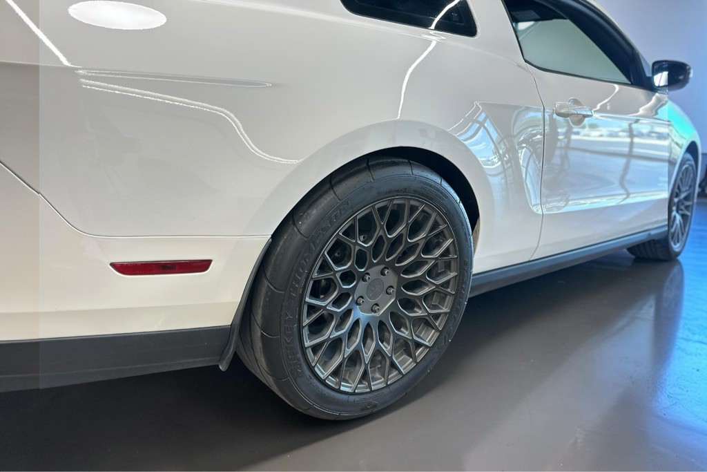 2011 Ford Mustang Image 12
