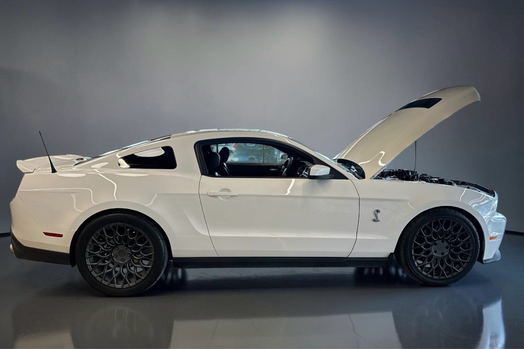 2011 Ford Mustang Image 13