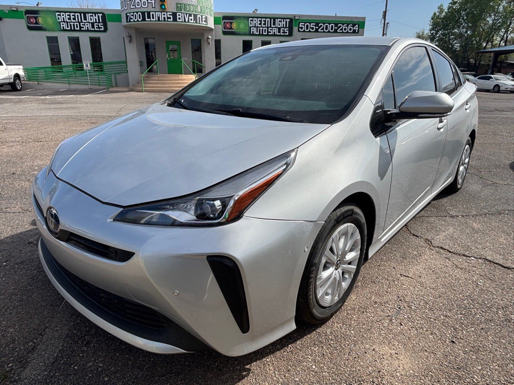 2019 Toyota Prius Image 1