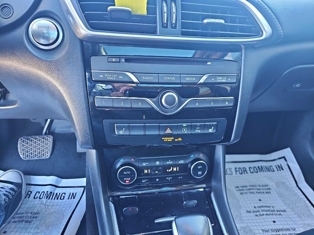 2019 INFINITI QX30 Image 11