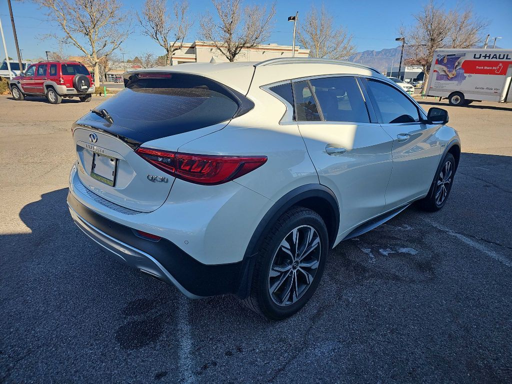 2019 INFINITI QX30 Image 5