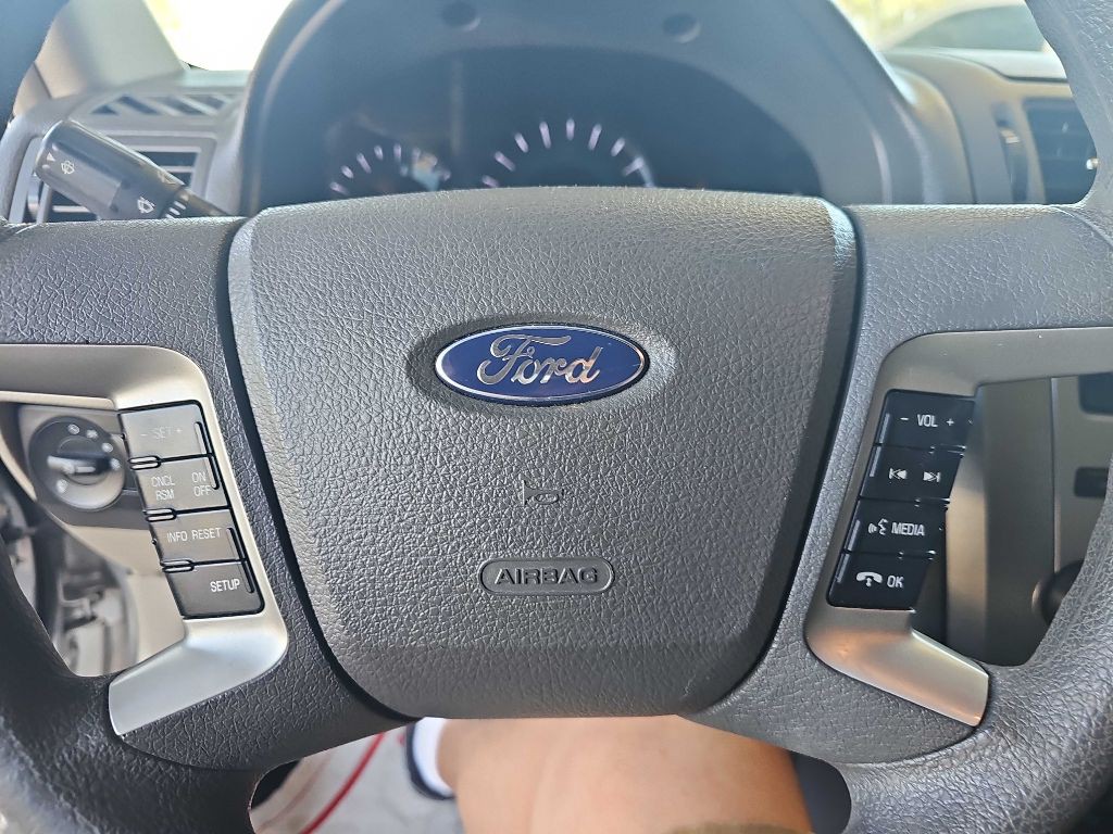 2011 Ford Fusion Image 16