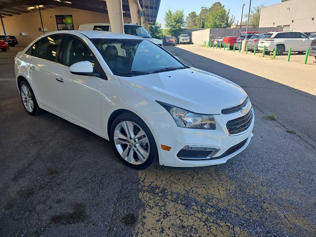 2015 Chevrolet Cruze Image 2