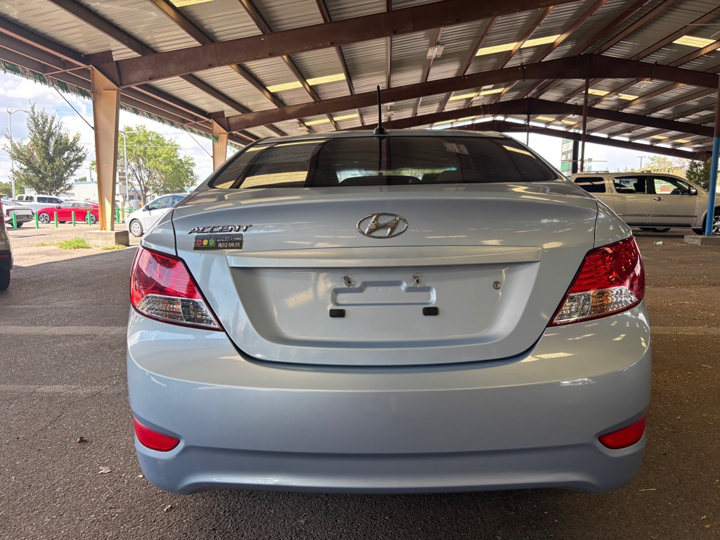 2012 Hyundai Accent Image 6