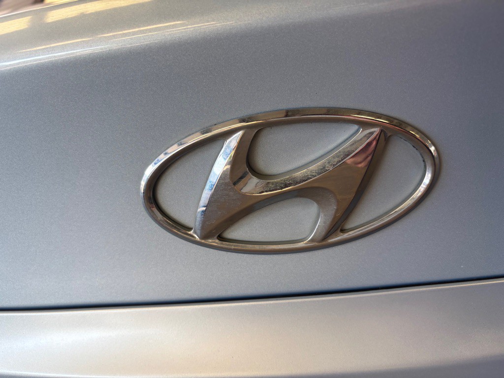 2012 Hyundai Accent Image 7