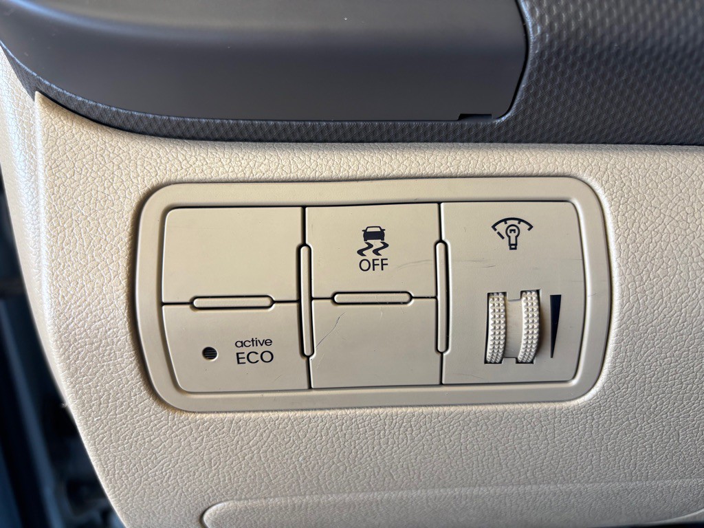 2012 Hyundai Accent Image 14