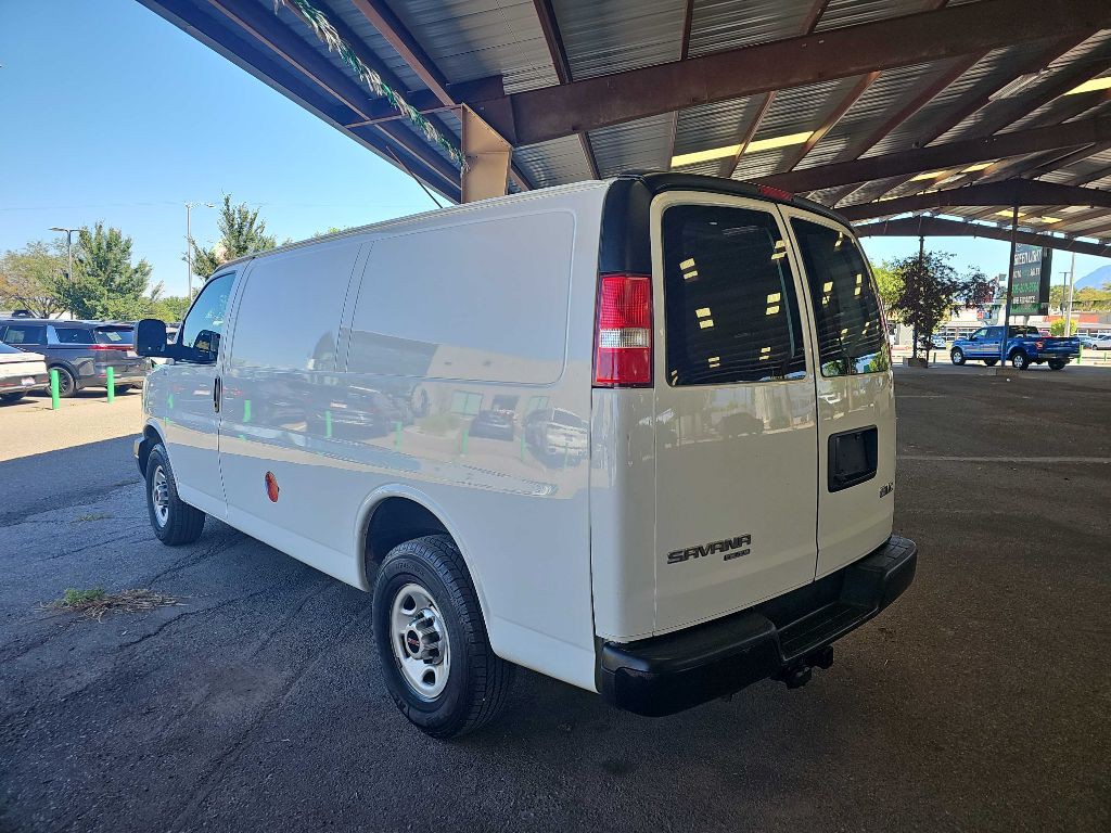 2016 GMC Savana Image 5