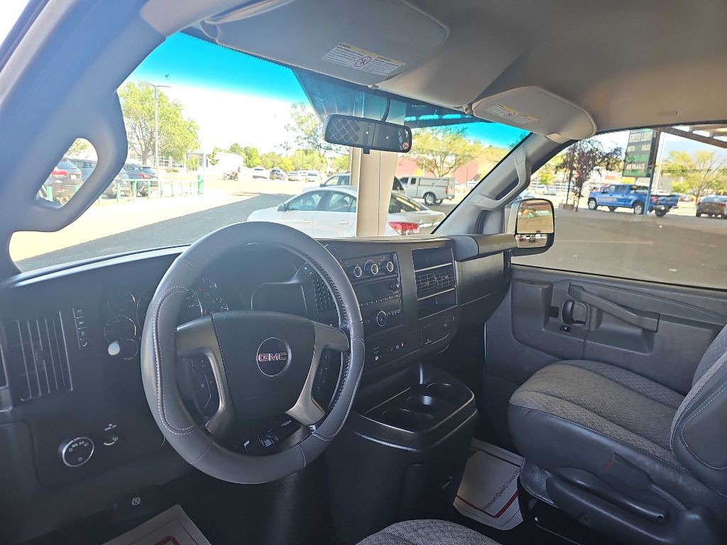 2016 GMC Savana Image 6