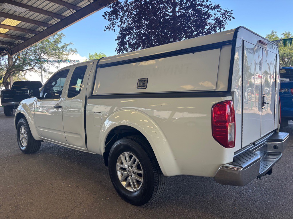 2014 Nissan Frontier Image 2