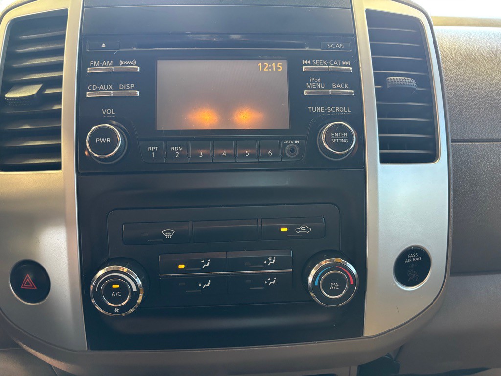 2014 Nissan Frontier Image 15