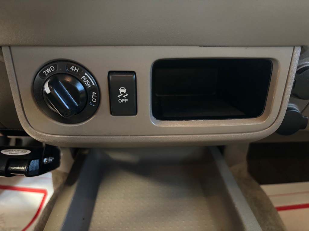 2014 Nissan Frontier Image 16