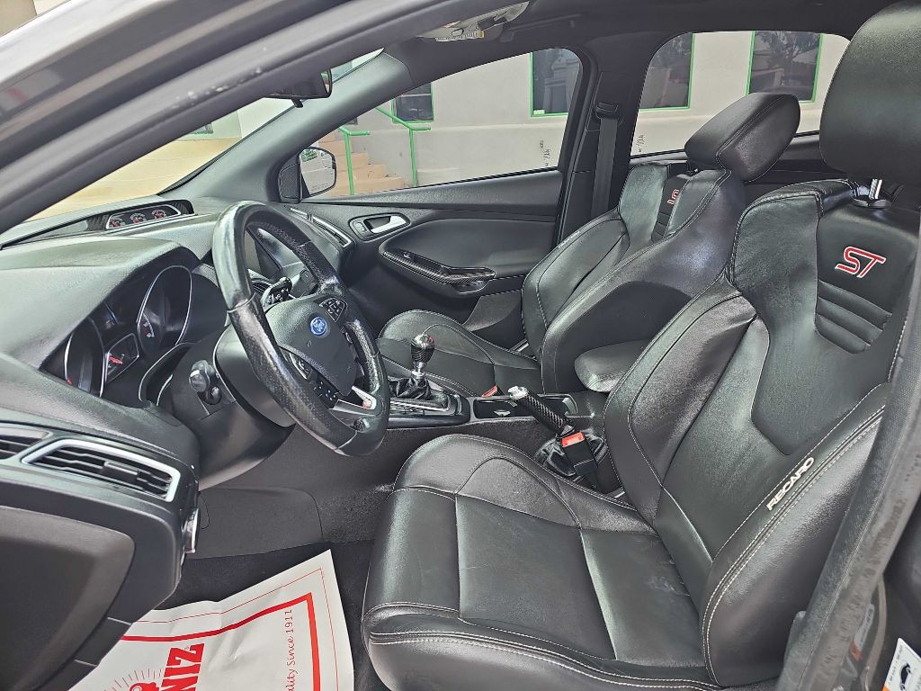2016 Ford Focus Image 9