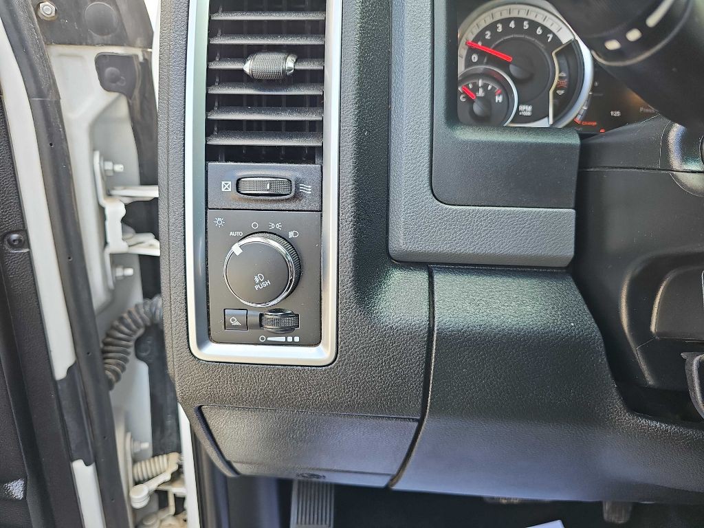 2015 RAM 1500 Image 18