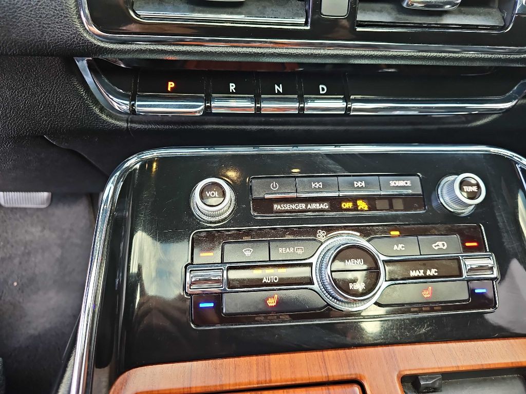 2018 Lincoln Navigator Image 18