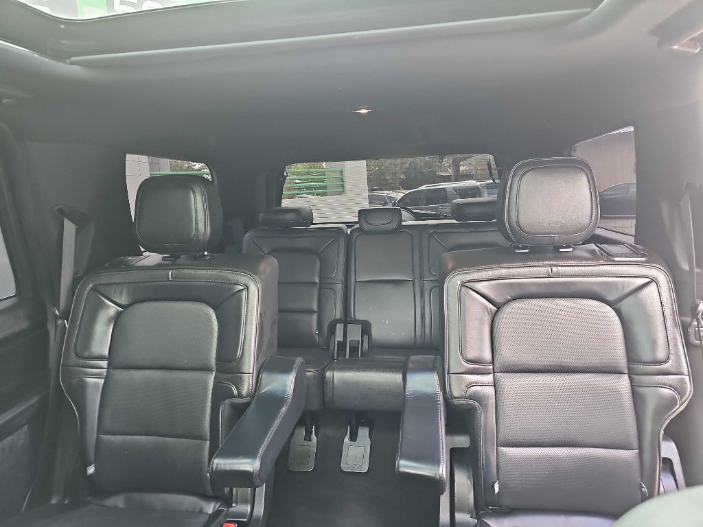 2018 Lincoln Navigator Image 22