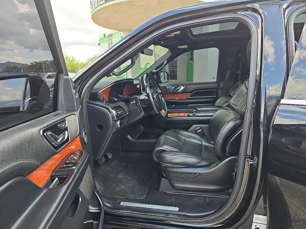 2018 Lincoln Navigator Image 24