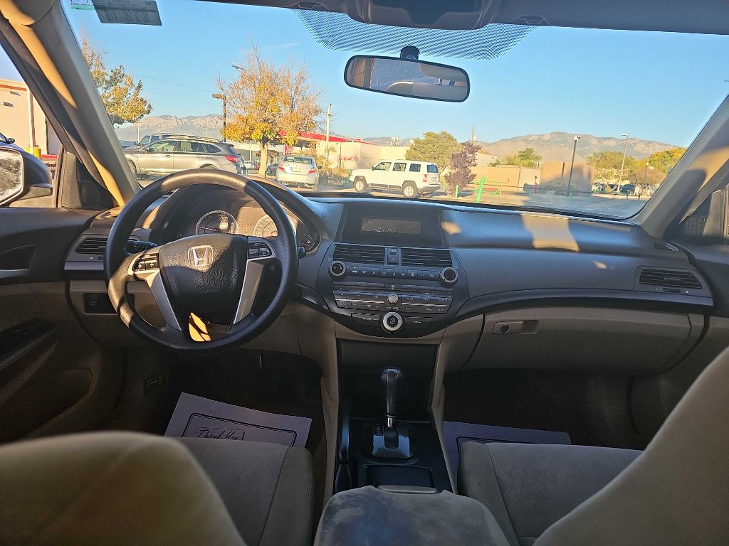 2010 Honda Accord Image 5