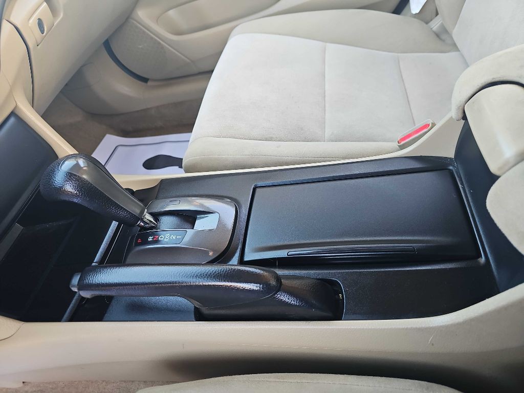 2010 Honda Accord Image 11