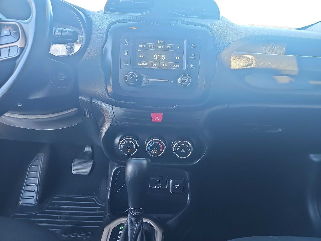 2017 Jeep Renegade Image 8