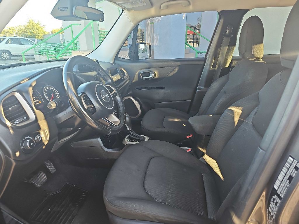 2017 Jeep Renegade Image 10