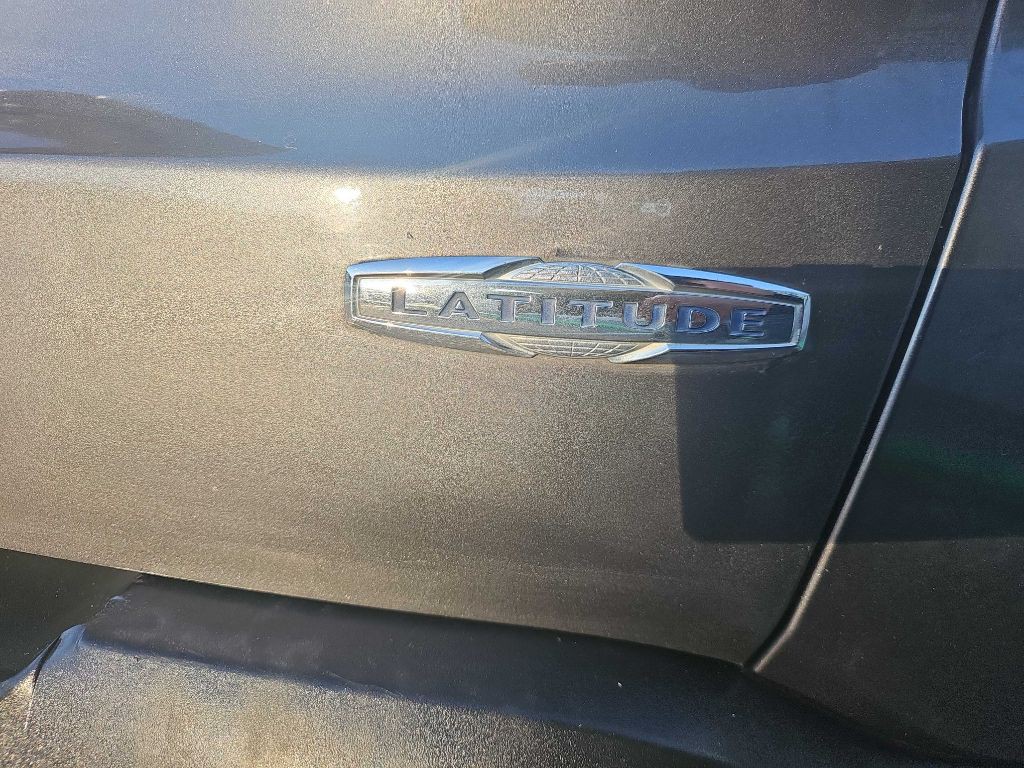 2017 Jeep Renegade Image 11