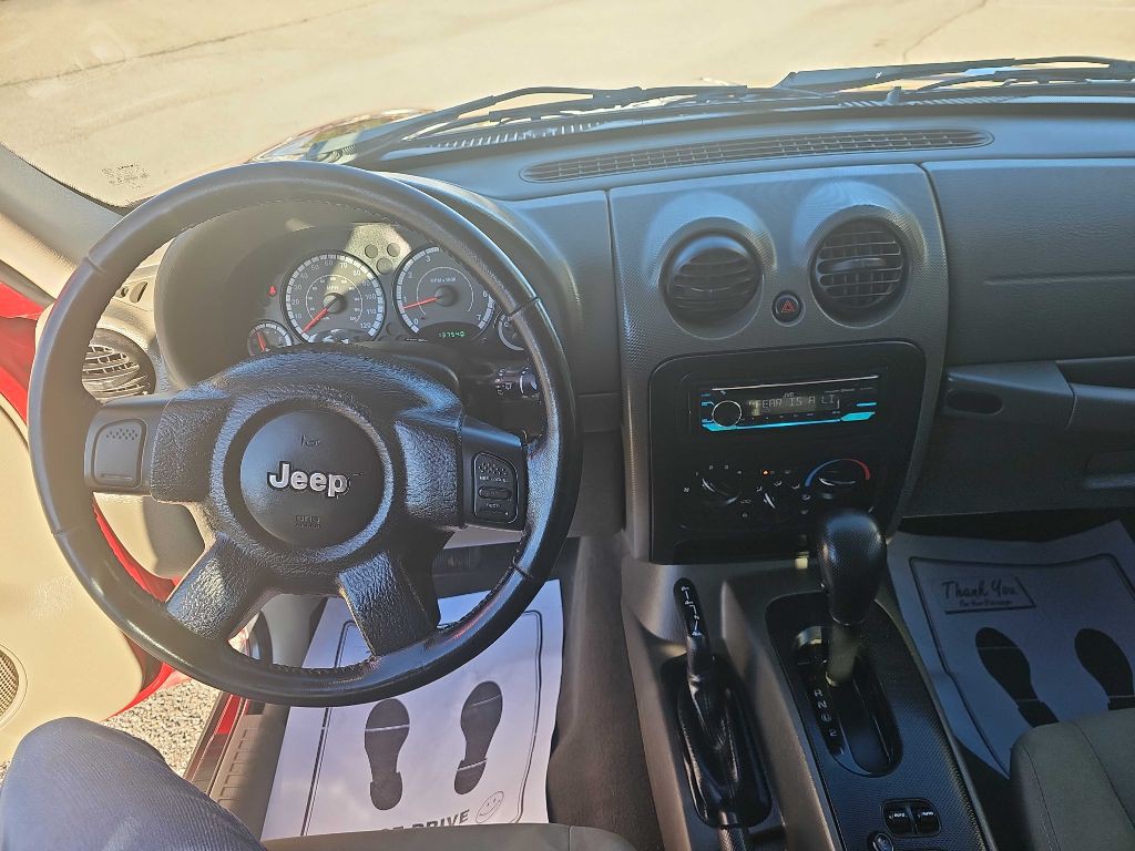 2006 Jeep Liberty Image 7