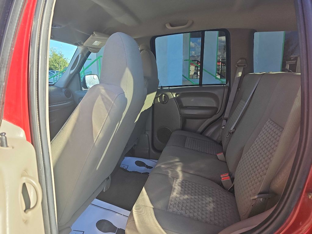 2006 Jeep Liberty Image 14