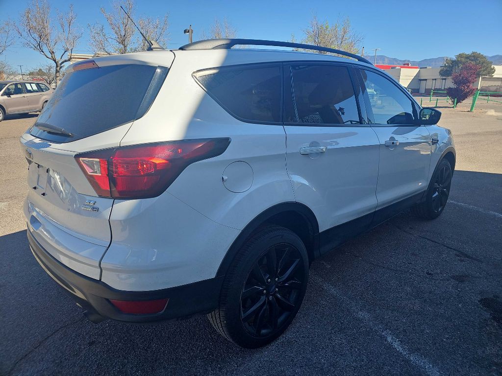 2019 Ford Escape Image 2