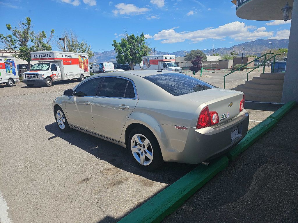 2010 Chevrolet Malibu Image 3