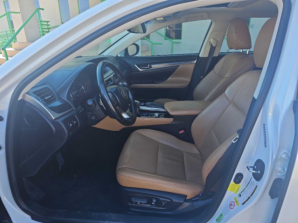 2018 Lexus GS Image 16