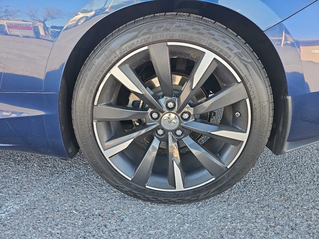 2018 INFINITI Q60 Image 5