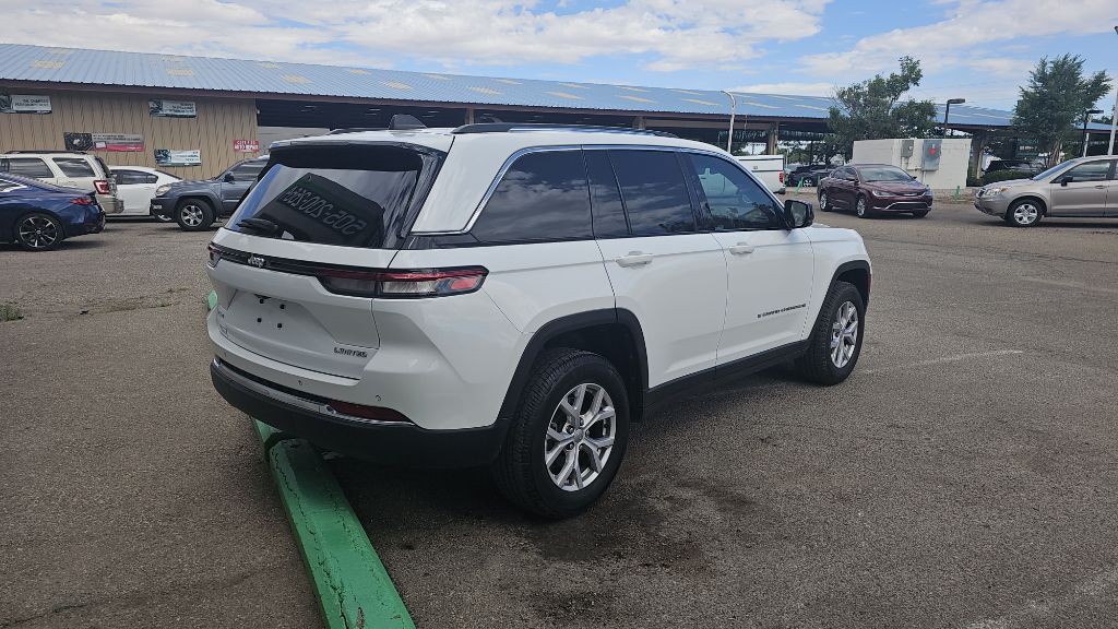 2022 Jeep Grand Cherokee Image 3