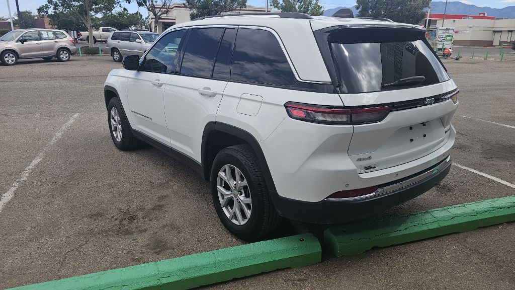 2022 Jeep Grand Cherokee Image 5