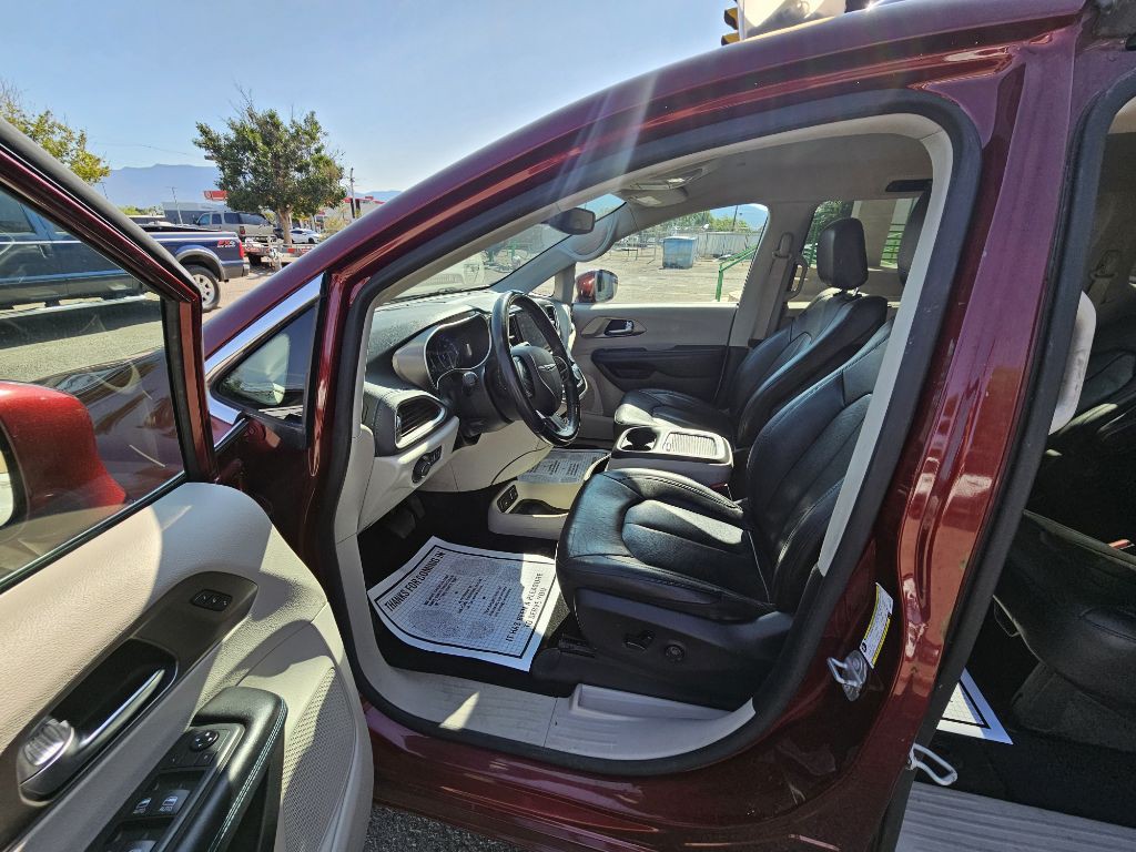 2021 Chrysler Pacifica Image 5