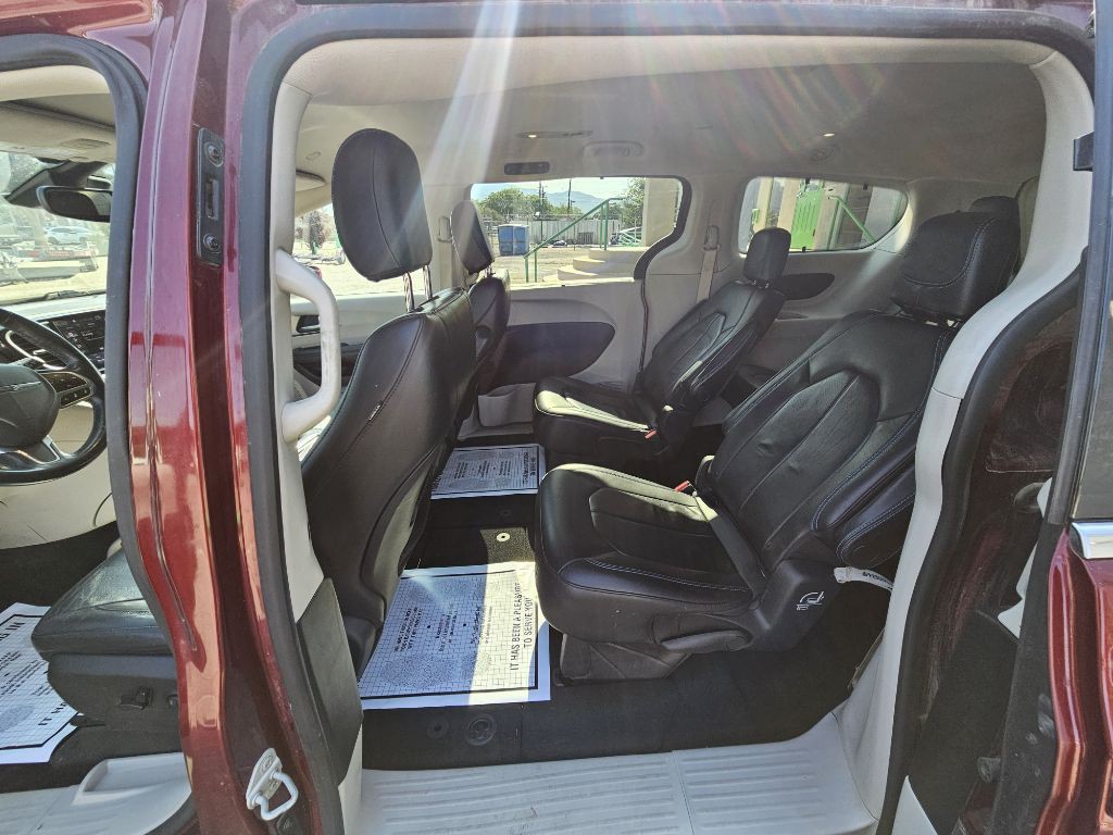 2021 Chrysler Pacifica Image 6