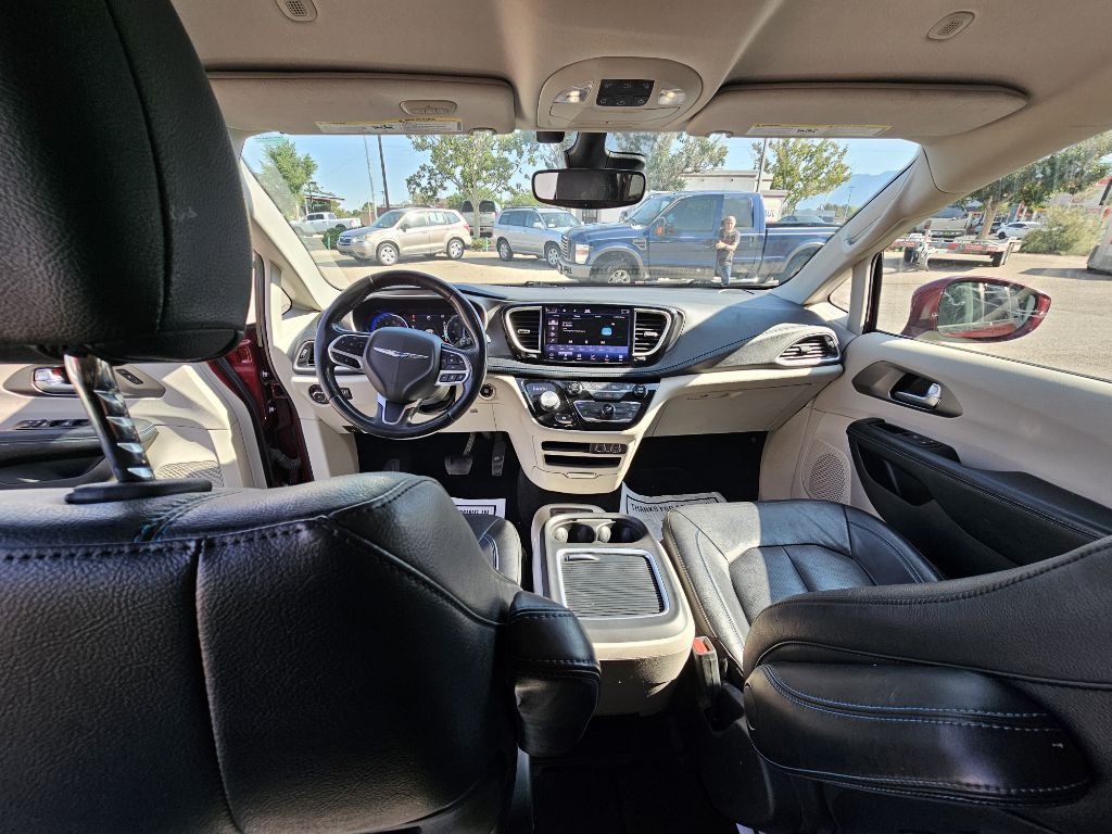 2021 Chrysler Pacifica Image 8