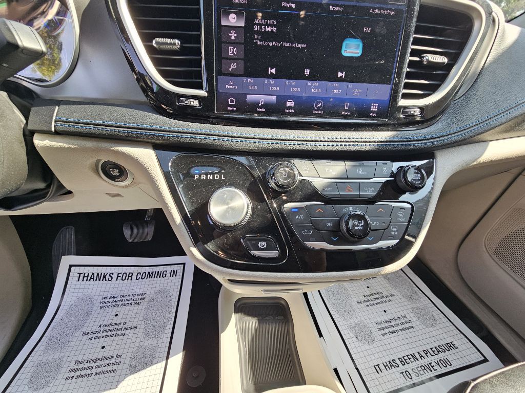 2021 Chrysler Pacifica Image 13