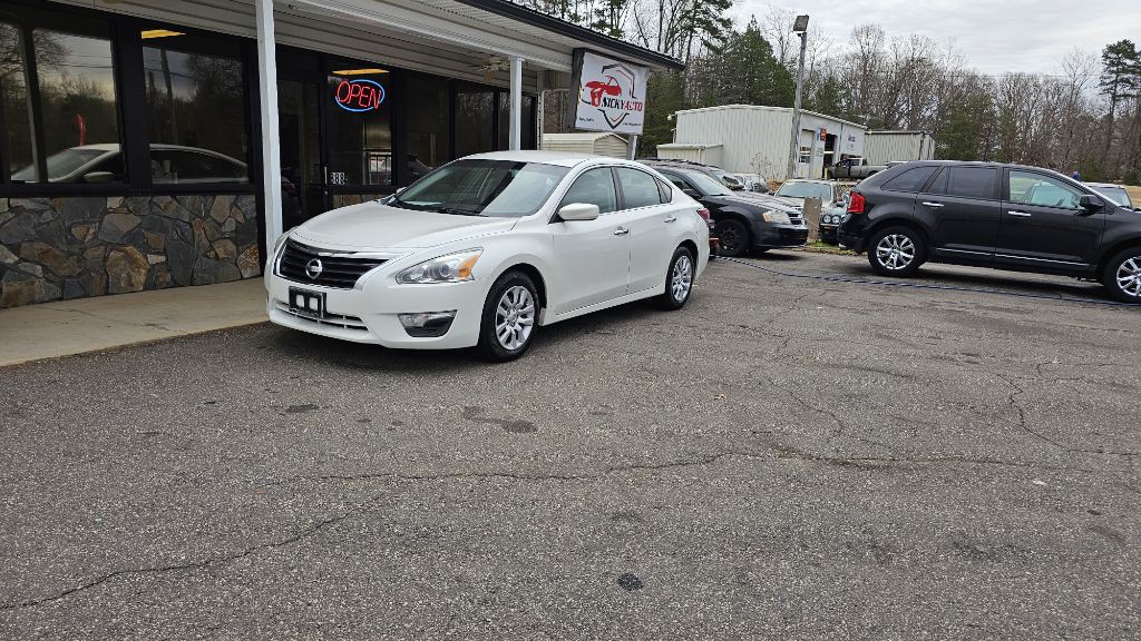 2014 Nissan Altima Image 1