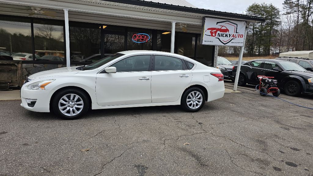 2014 Nissan Altima Image 4
