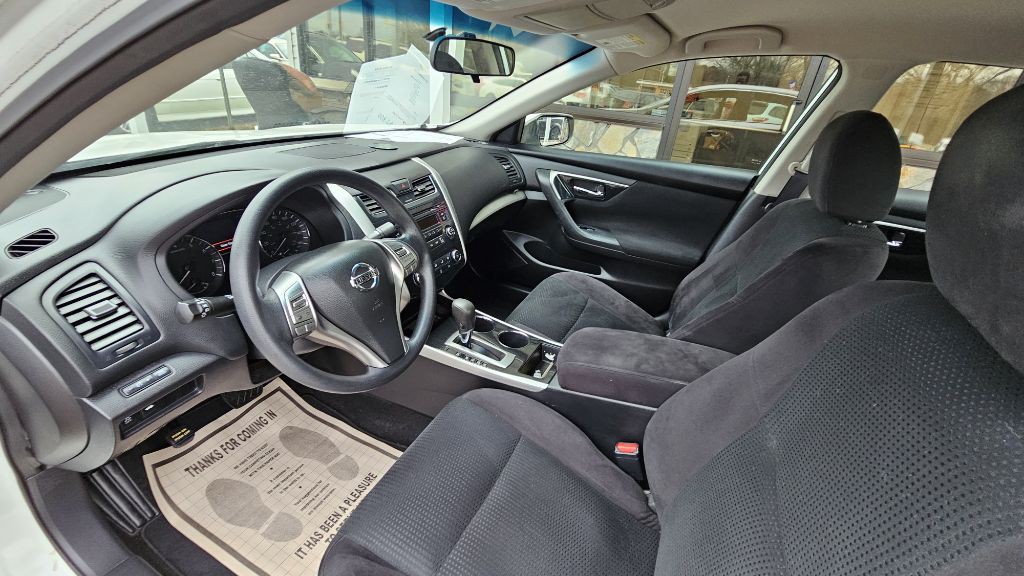 2014 Nissan Altima Image 10