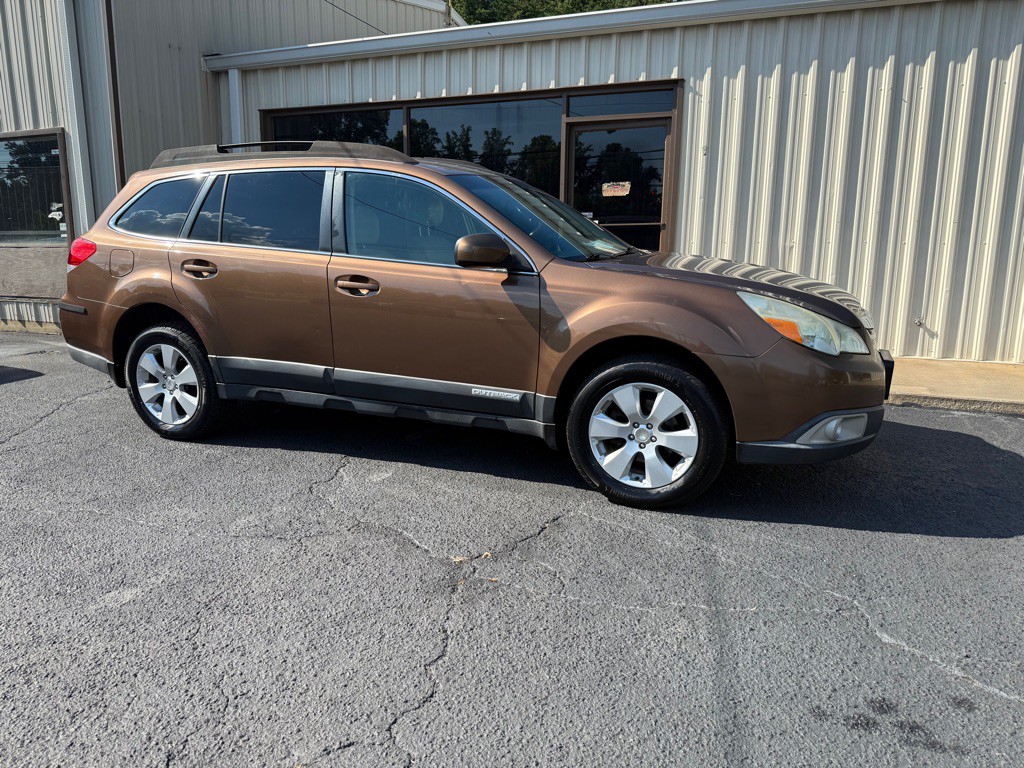 2011 Subaru Outback Image 2