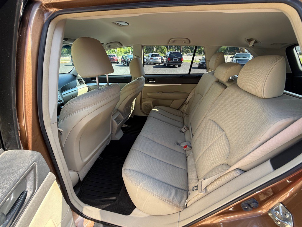 2011 Subaru Outback Image 4