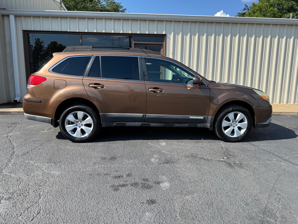 2011 Subaru Outback Image 6