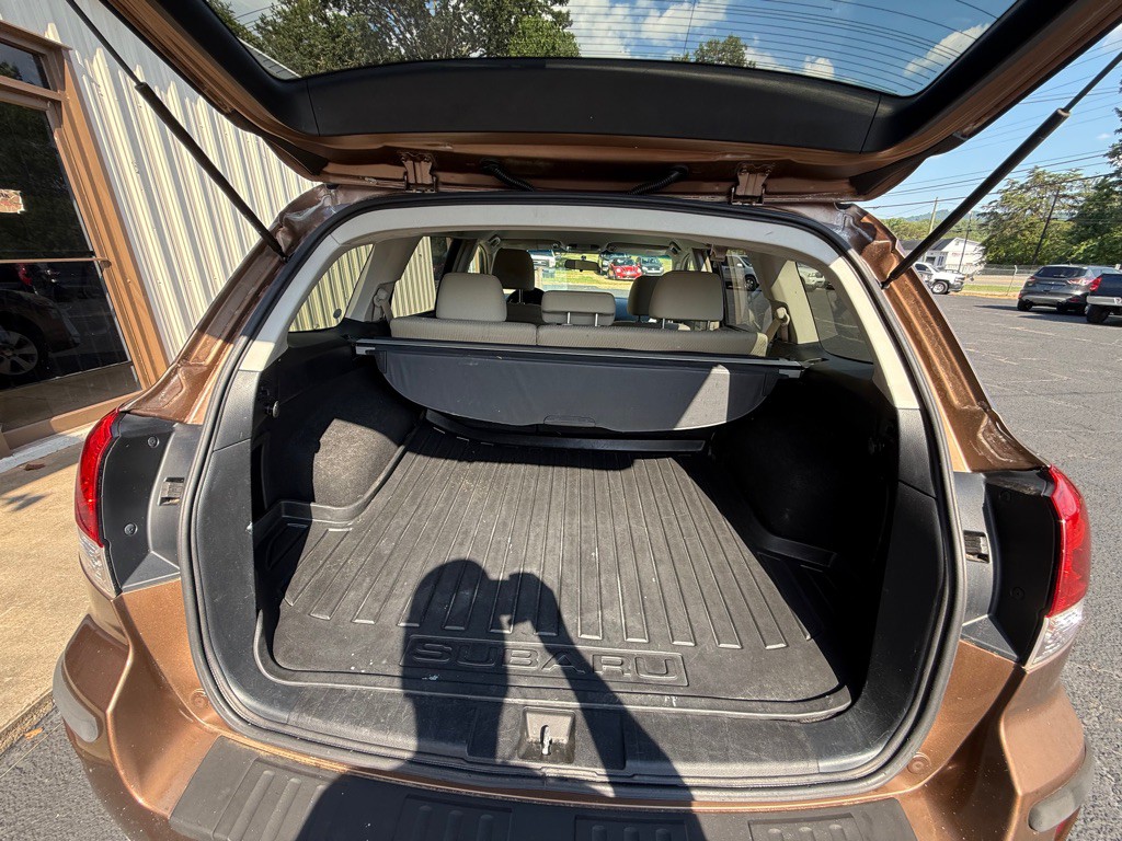 2011 Subaru Outback Image 9